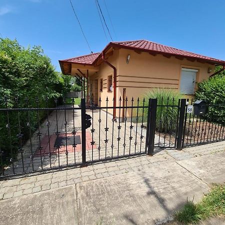 Zseki Apartman Hajdúszoboszló Esterno foto