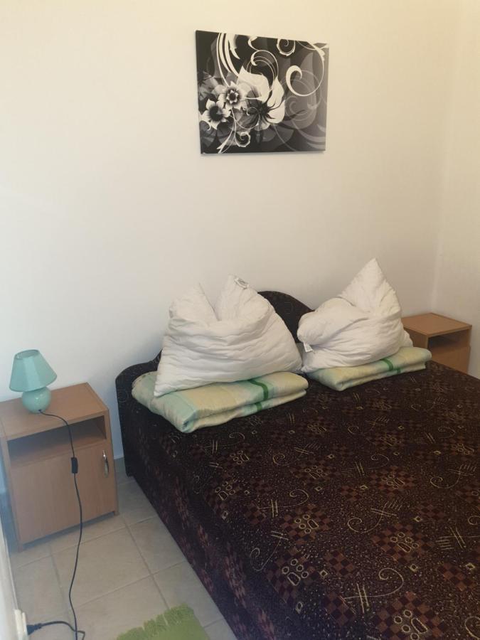 Zseki Apartman Hajdúszoboszló Esterno foto