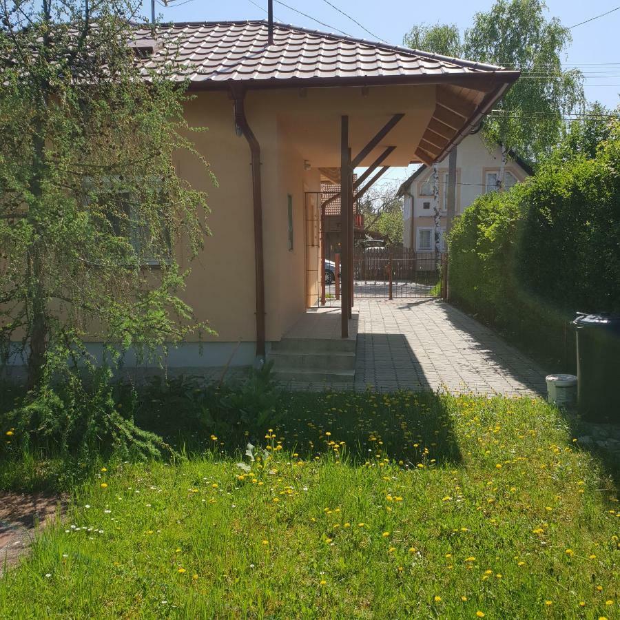 Zseki Apartman Hajdúszoboszló Esterno foto