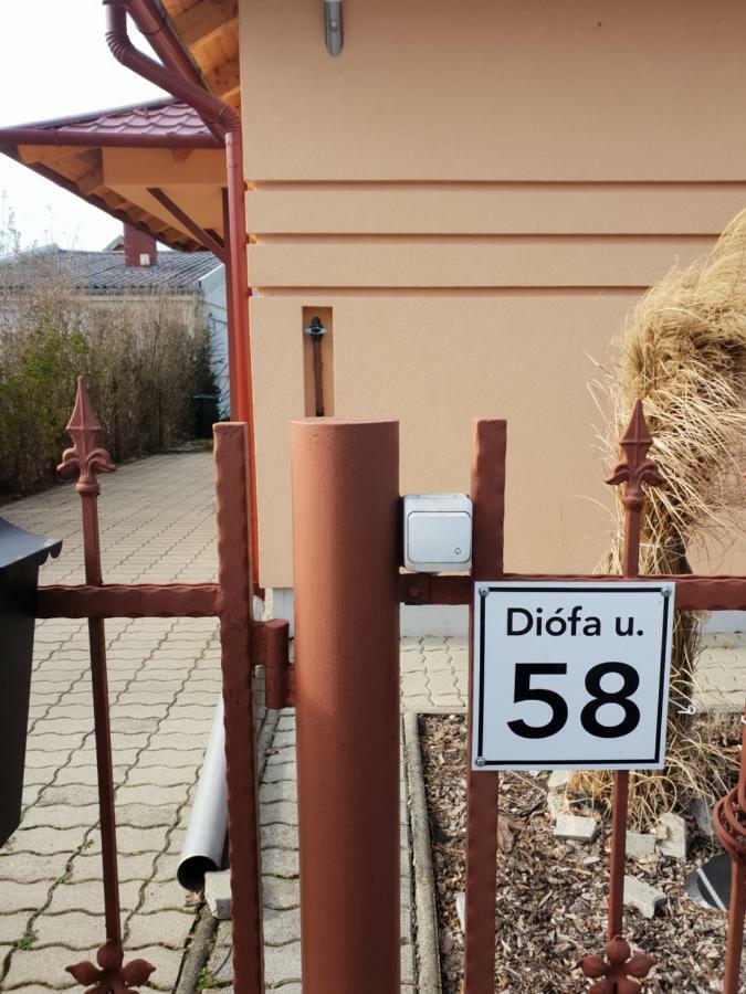 Zseki Apartman Hajdúszoboszló Esterno foto